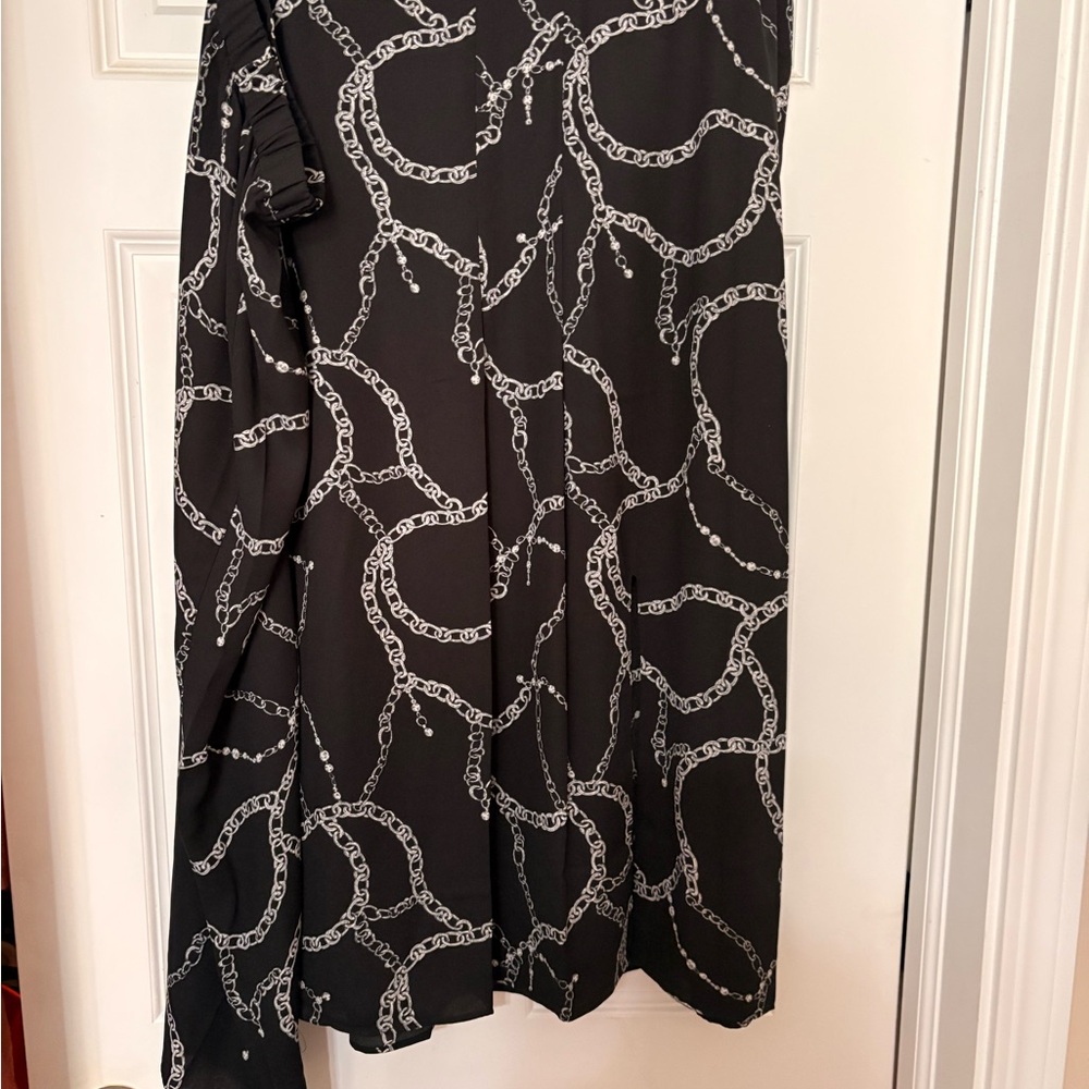 Jennifer Lopez Black and White Chain Print Midi Skirt